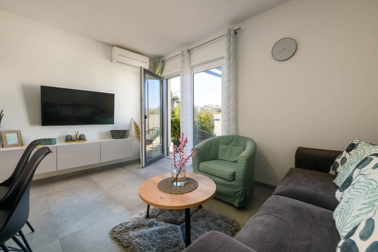 Villa Dora Pula Eksteriør billede
